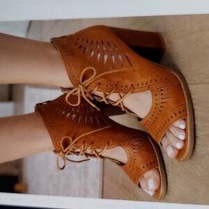 LOB Footwear, Size 8.5, Cognac, Leather, Block Heel